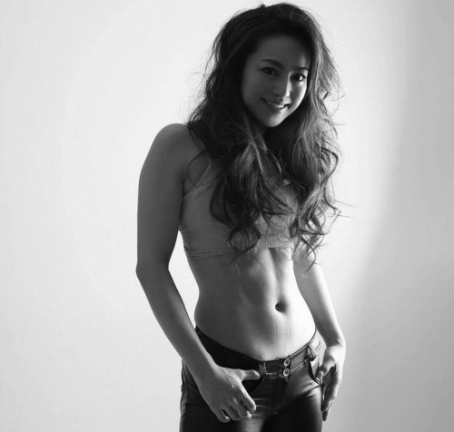 深イイ話に岡部友！経歴や筋肉・美尻と結婚は？トレーニング法についても！