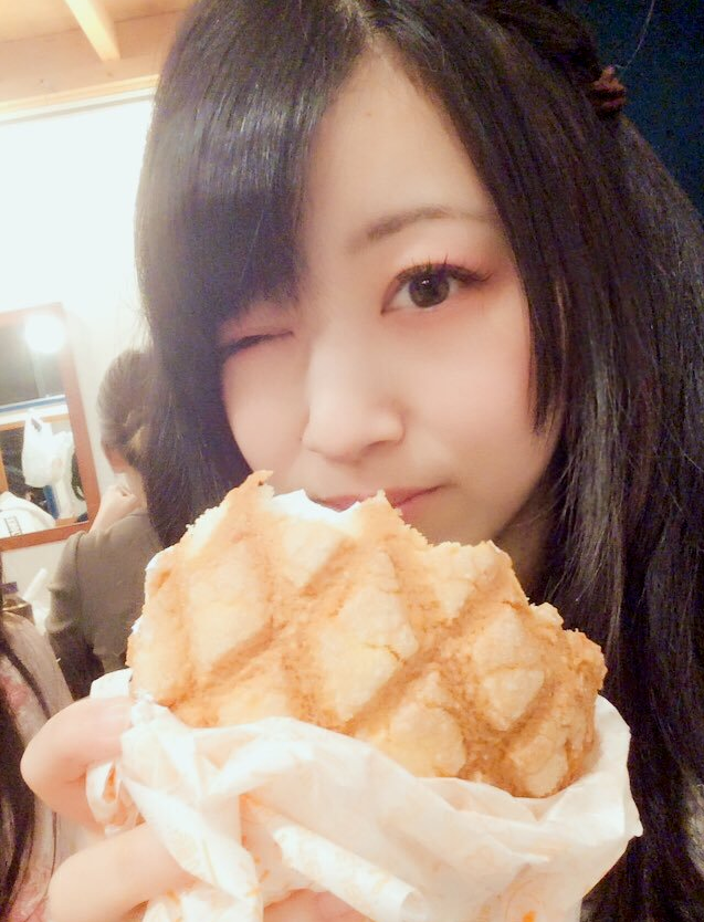 有吉反省会の鮭山未菜美が可愛い!グラビア水着画像や結婚と彼氏は?